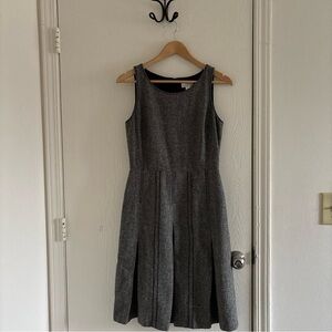 LOFT Gray Wool Blend Sleeveless Pleated Dress Size 6 Work Office Career